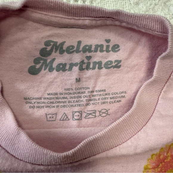 Melanie Martinez Graphic Tee (M) - Picture 2 of 8